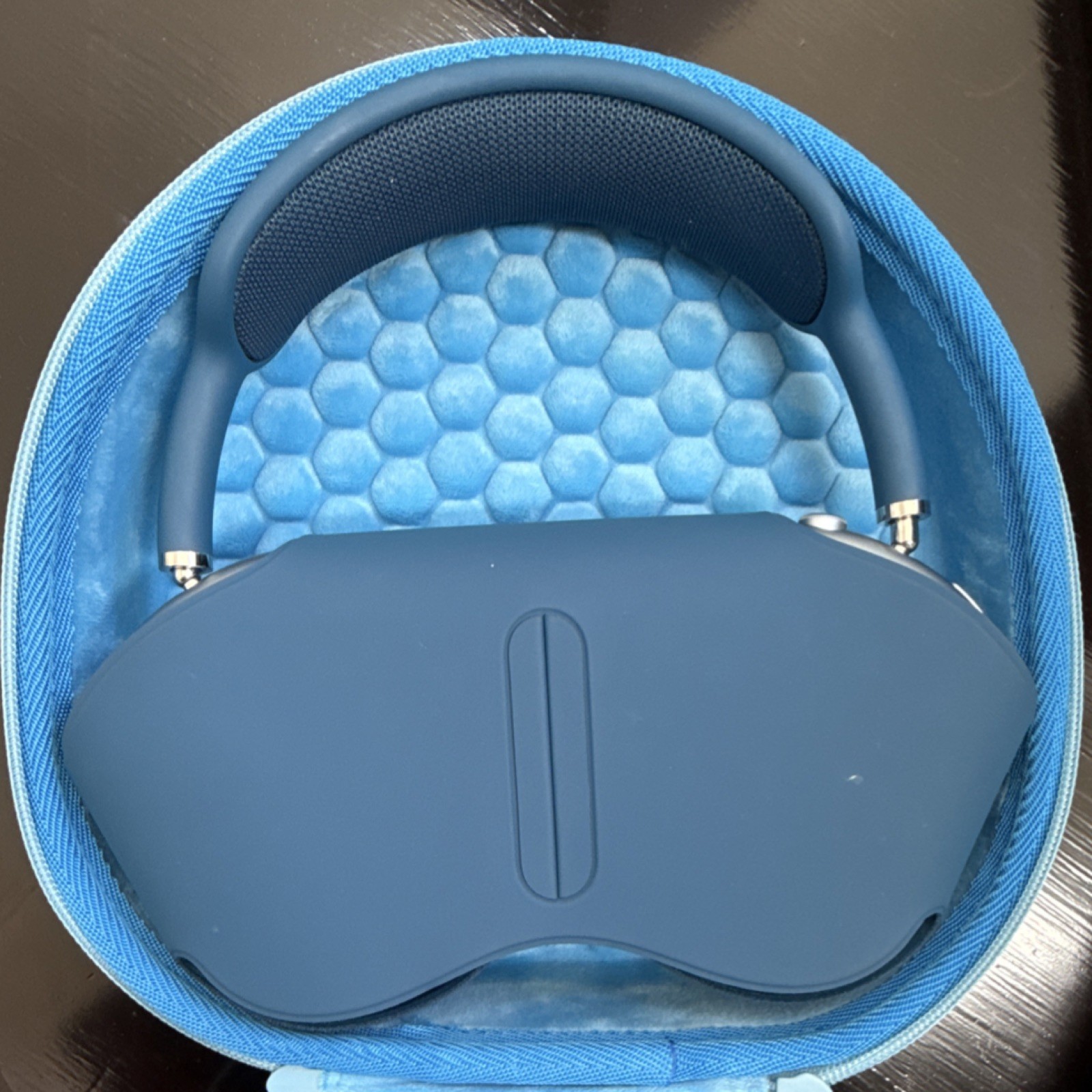 Apple AirPods Max Wireless Noise Cancelling Headphones Blue Silver Built-In Mic