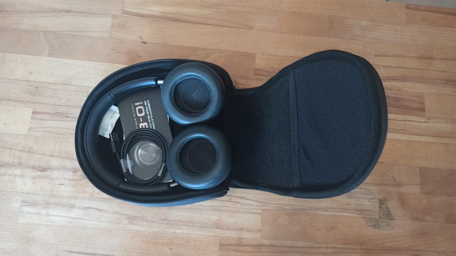 DALI IO-8 Black HI-FI Over Hear Headphones