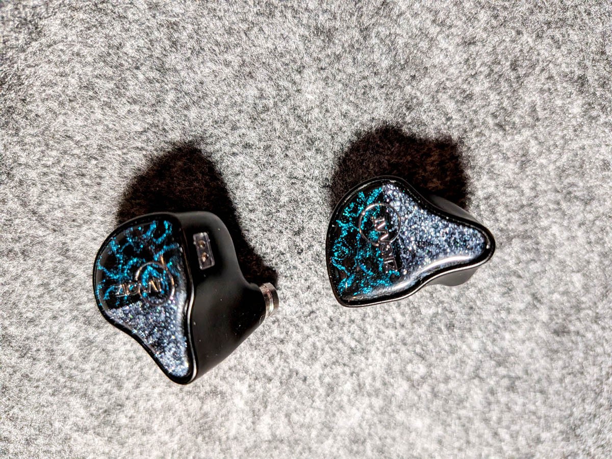 ZiiGaat x Hangout. Audio: Odyssey 2 in Ear Monitor, 1DD + 3BA Hybrid IEM