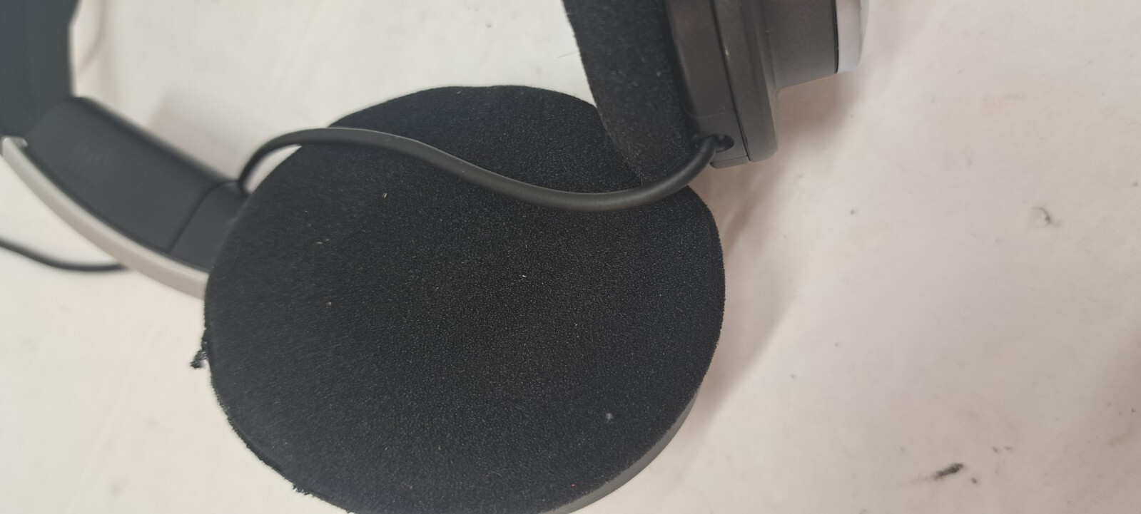 Sony Headphones – MDR-NC6 – Silver Noise Canceling & Bag