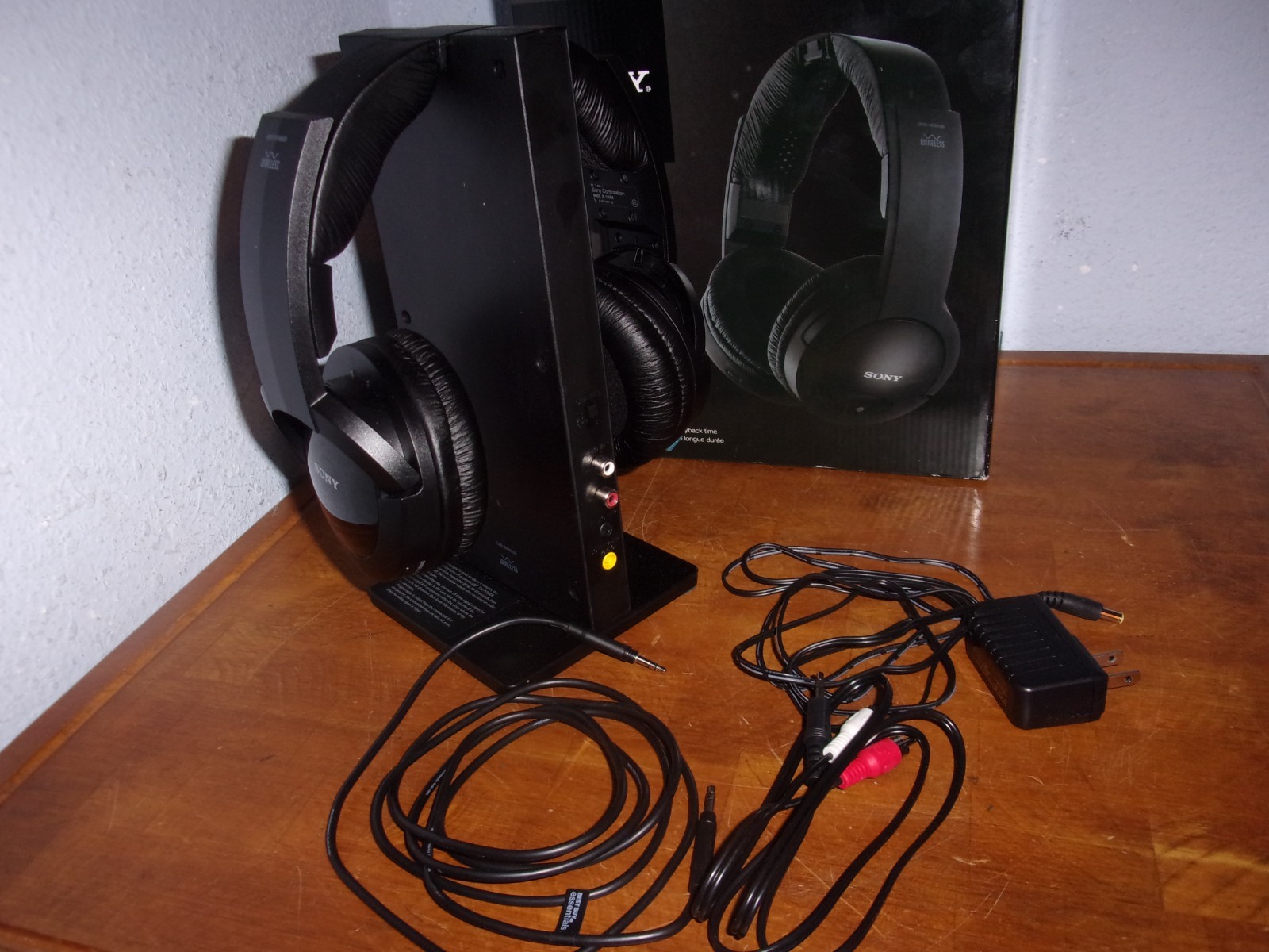 The Sony MDR-RF985RK Closed-back, over-ear Wireless Headphones RF Excellent +