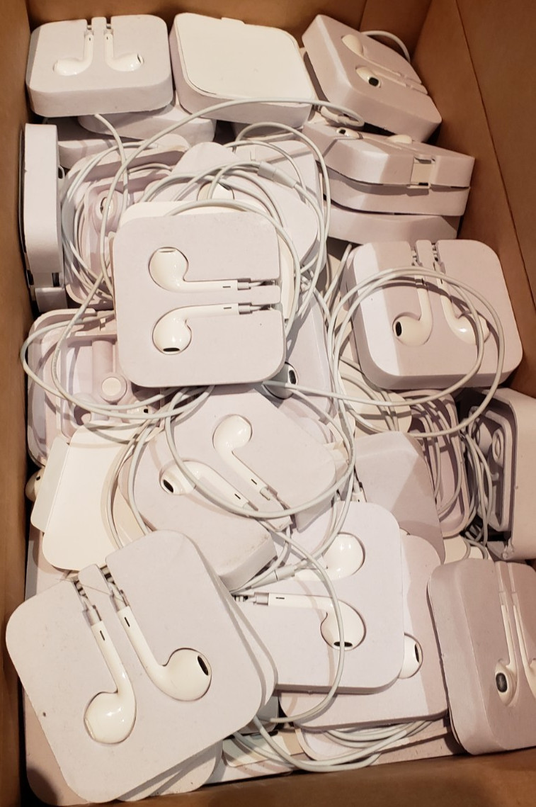 Lot of 25 OEM Apple Earpods iPod Touch 3.5mm Jack Headphones for audio (no MIC)