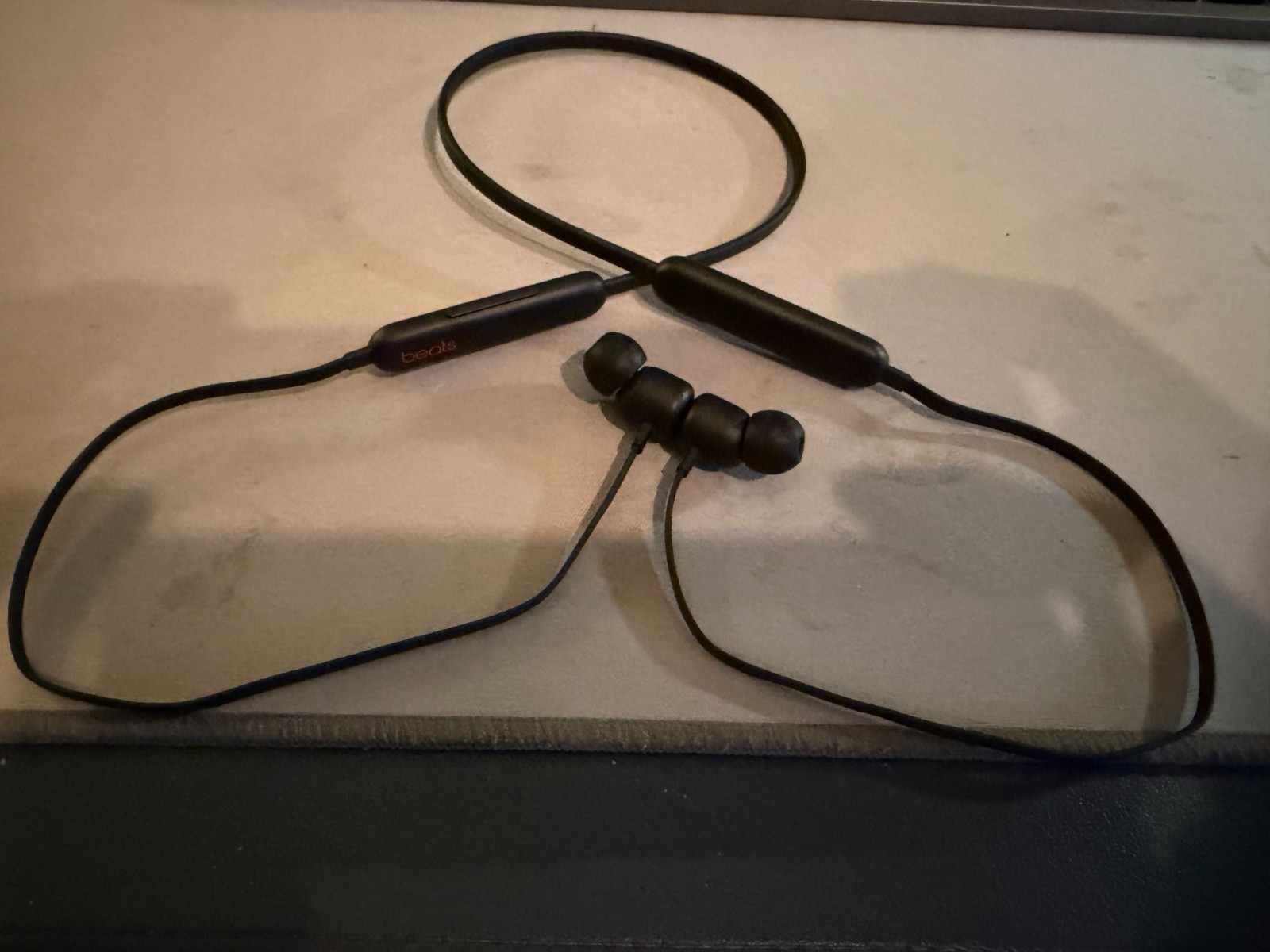 Beats by Dr Dre Flex Bluetooth In-Ear Headphones Black Mint Condition, used once