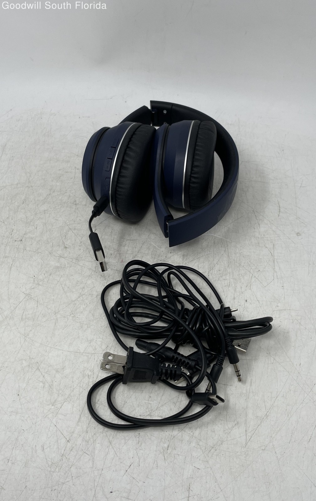 Quikcell Navy Blue Black Foldable Over The Ear Headphones With Cable Not Tested