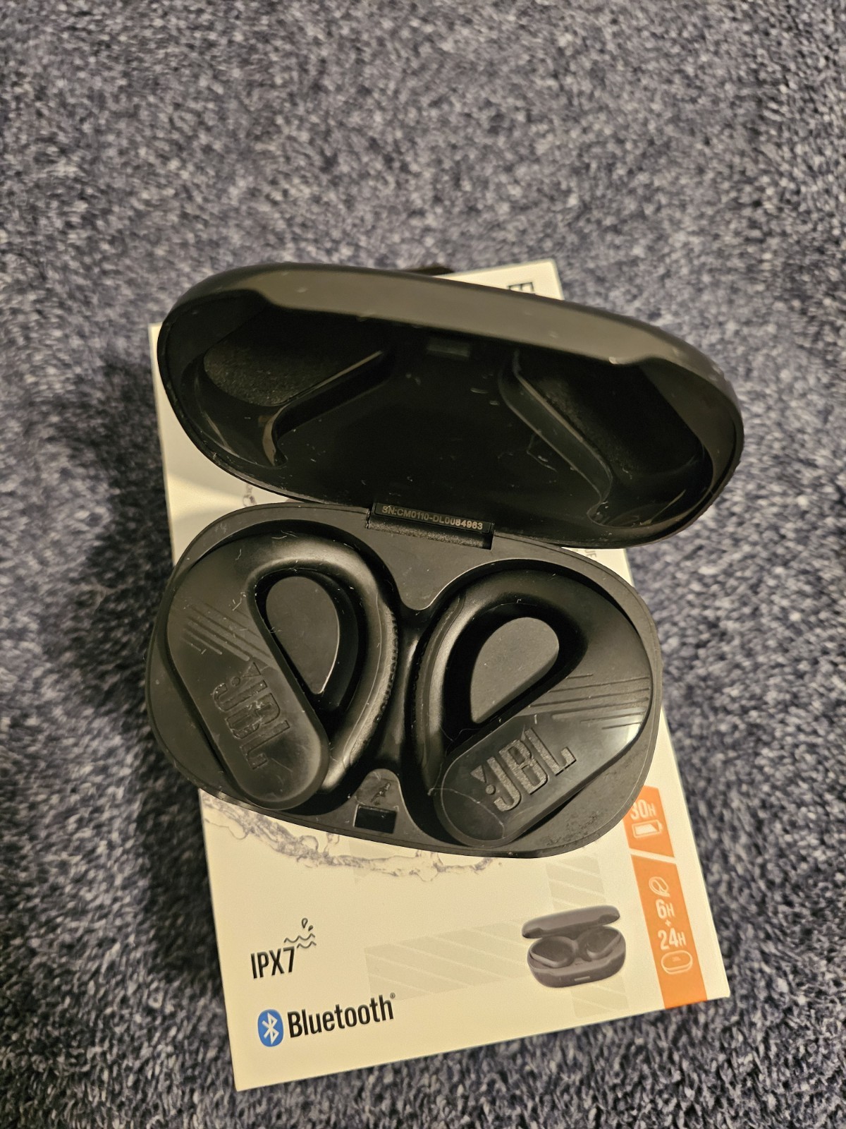 JBL Wireless Earbuds USB Cable with Charging Case