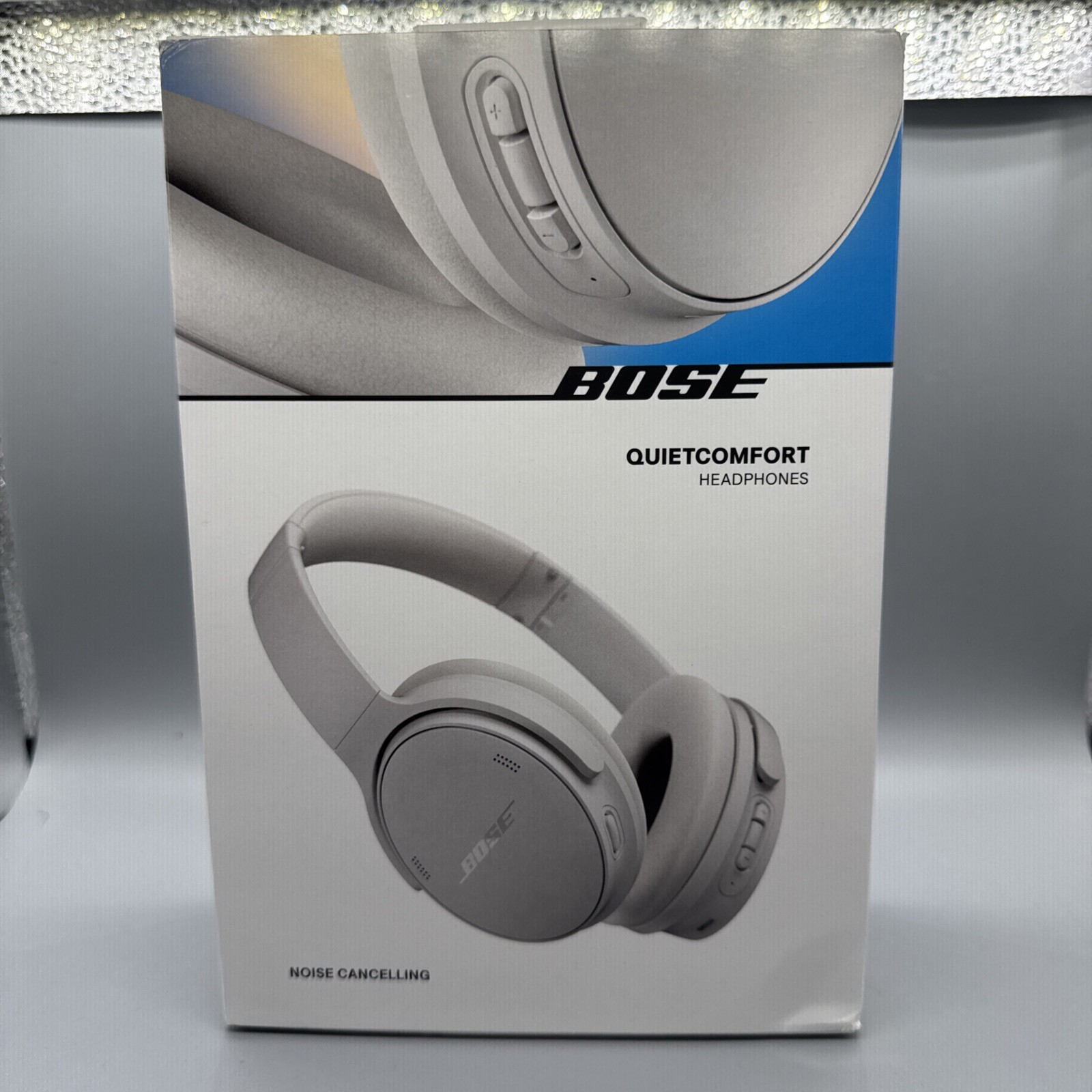 Bose QuietComfort Wireless Noice Cancelling Over-Ear Headphones – White Smoke