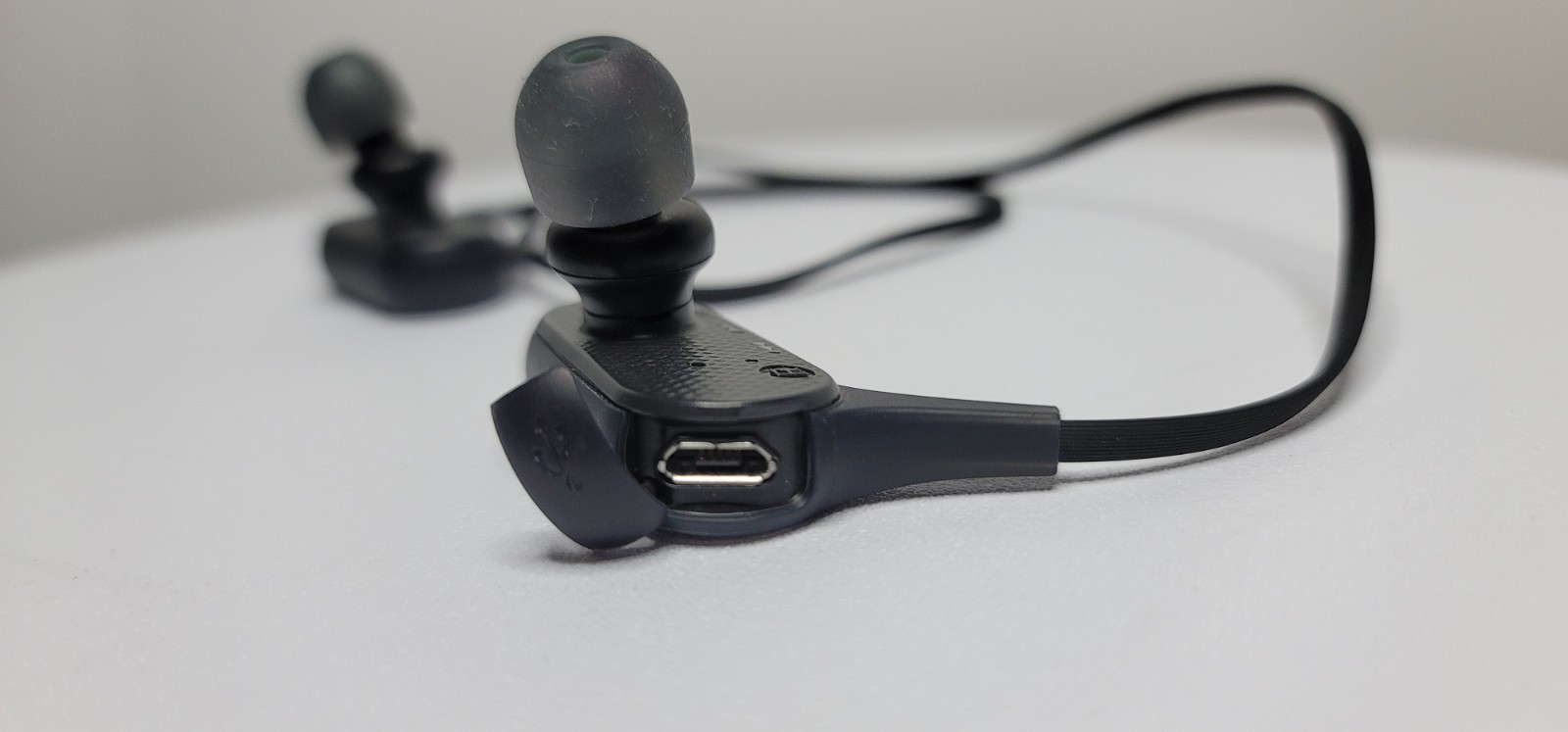 Sony Extra Bass Stereo Earbuds, In-Ear, Wireless, Black, MDR-XB50BS / Excellent