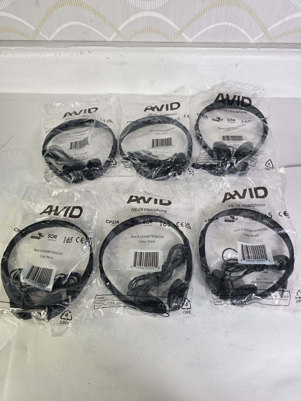Avid Headphones Plastic Black 3.5mm AE-08 New Bundle 5