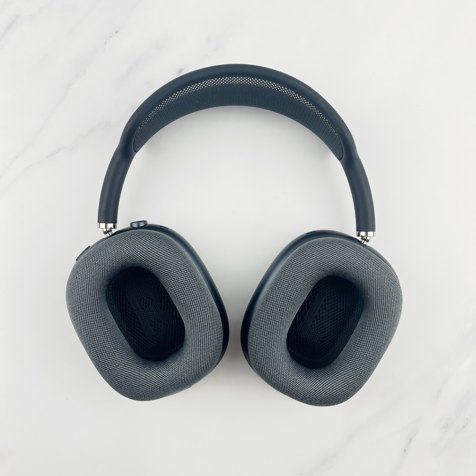Apple AirPods Max Wireless Over-Ear Headphones Midnight USB-C 2024 Model