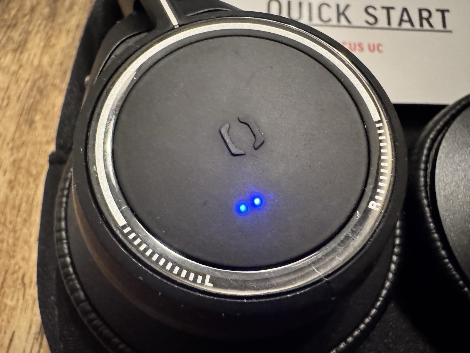 Poly Plantronics Voyager Focus B825 Bluetooth Headset w/Charging Stand No Dongle