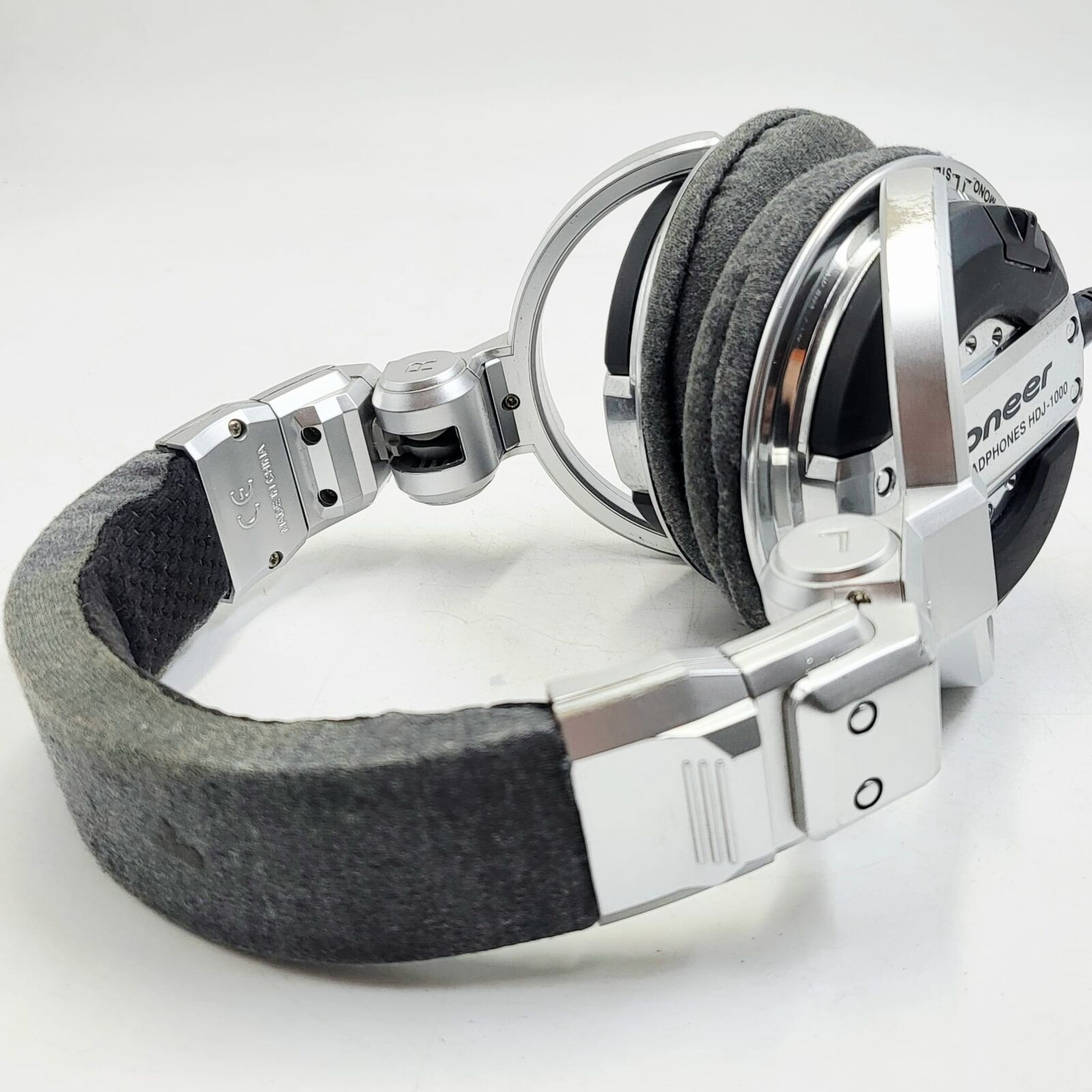 Pioneer HDJ-1000 Professional DJ Headphones – Vintage Silver