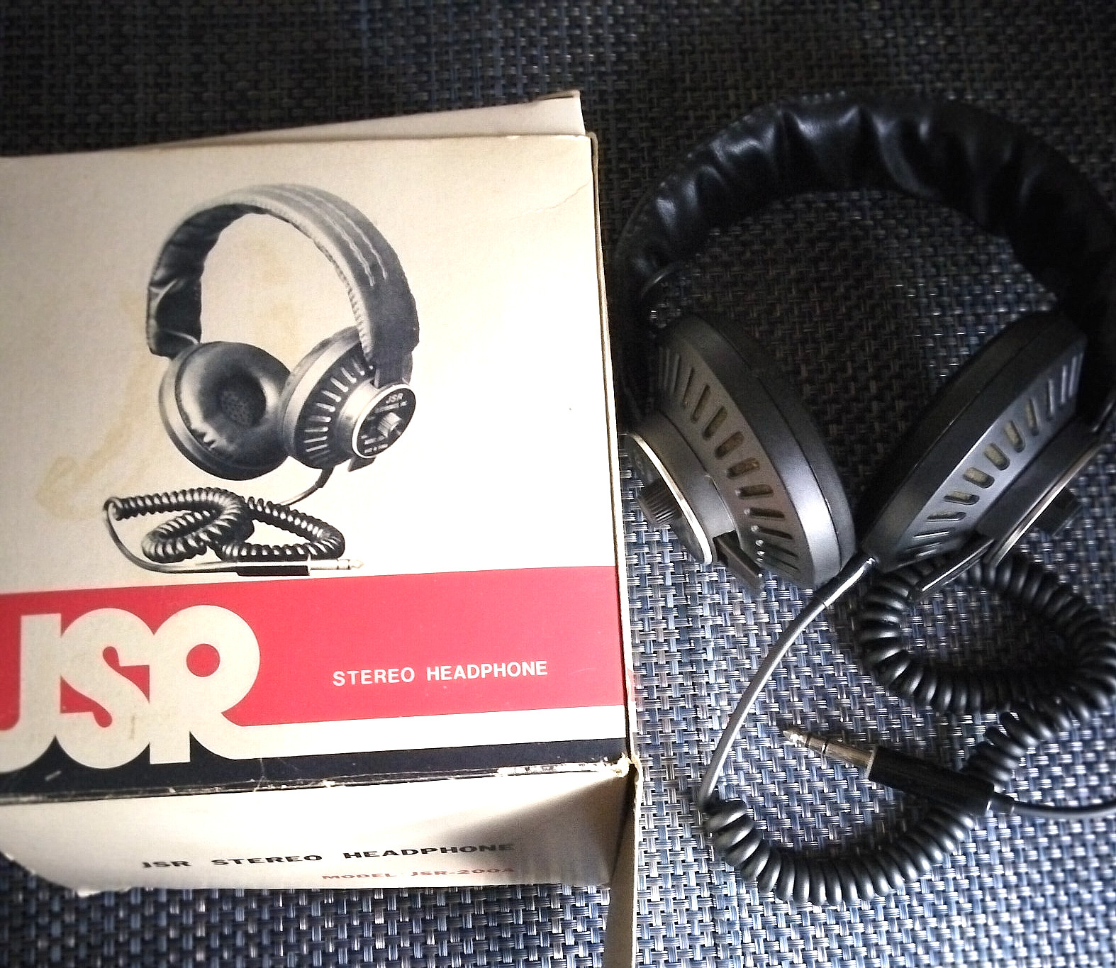 JSR -200A Stereo Headphones original box