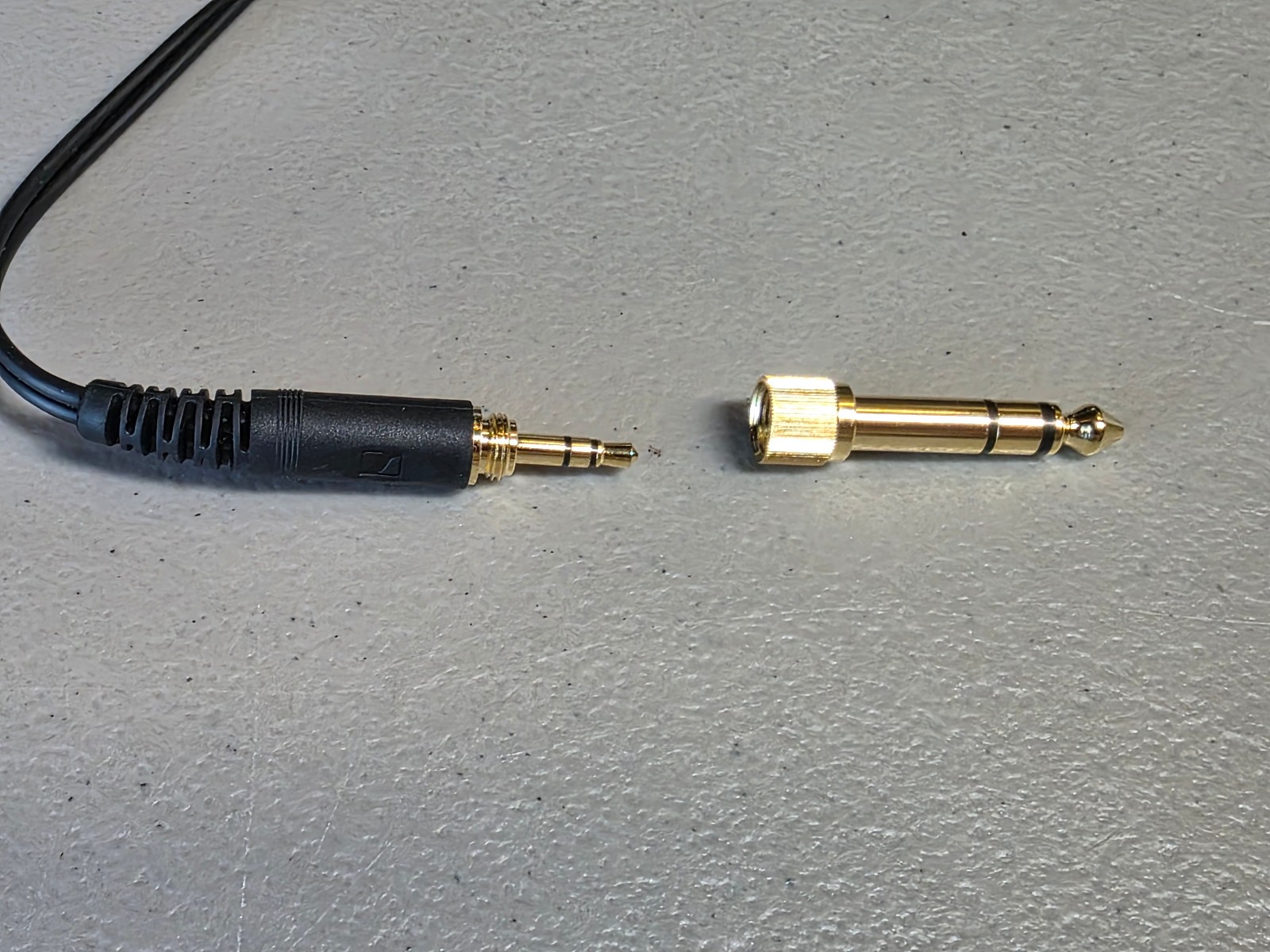 Sennheiser HD 600 Hi-Res Wired Headphones -Over Ear, Open Back, 1/4″ & 3.5mm