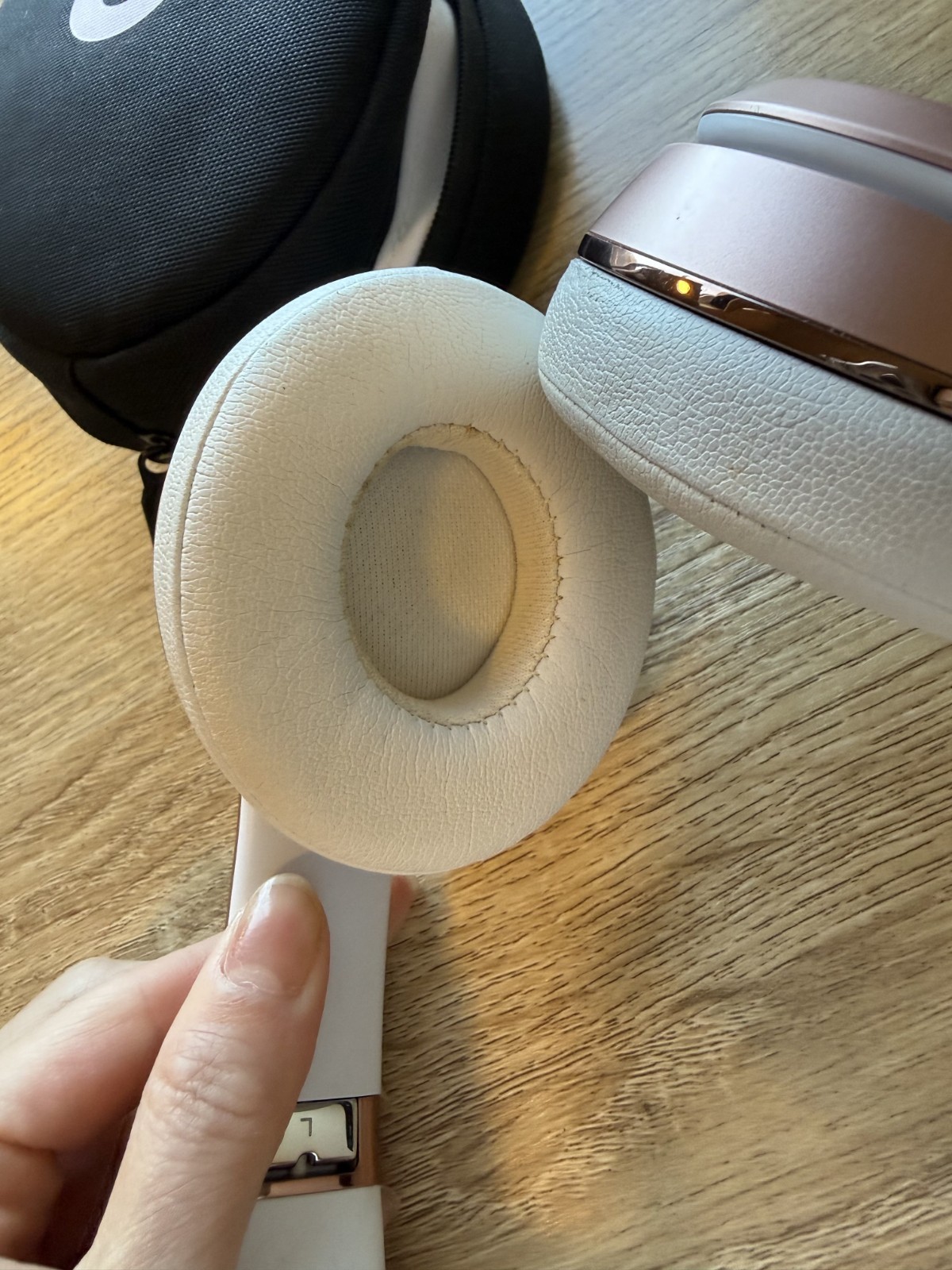 Beats by Dr. Dre Beats Solo3 Wireless On-Ear Headphones – Rose Gold (Used)
