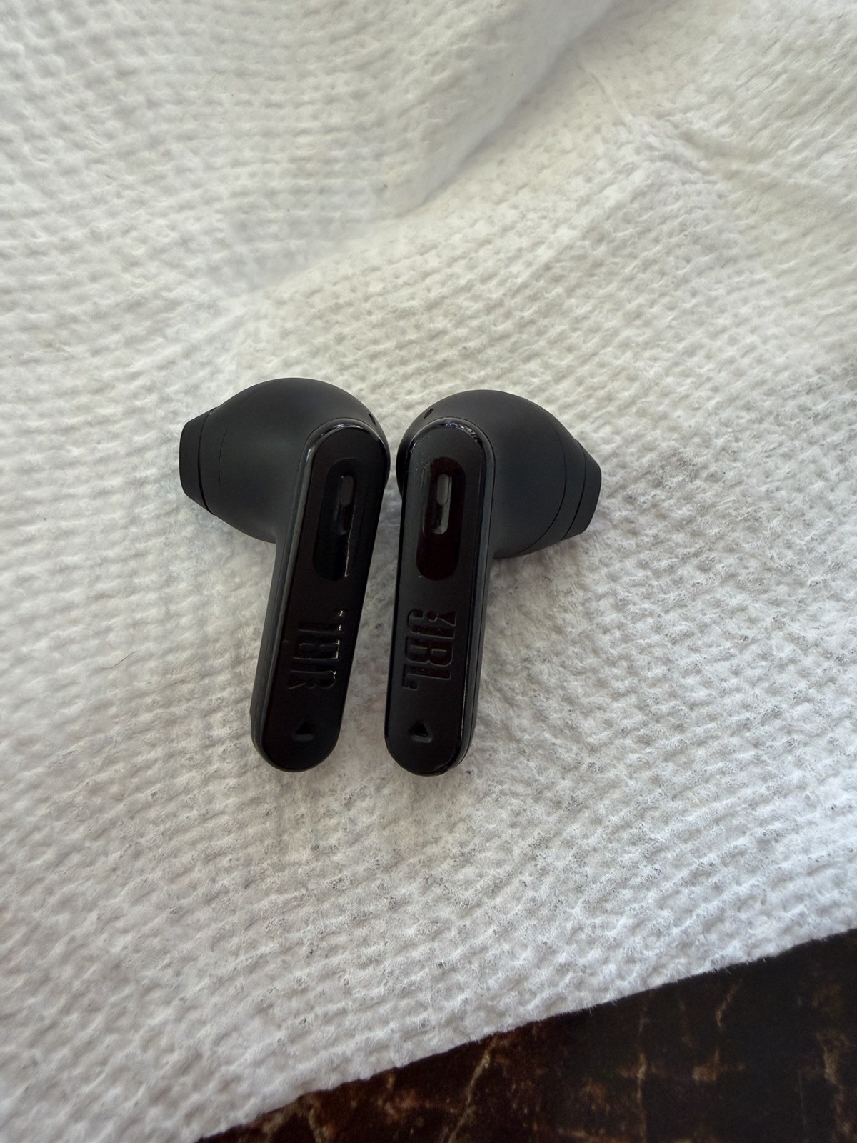 Jbl Earbuds Only ( No Charging Case)