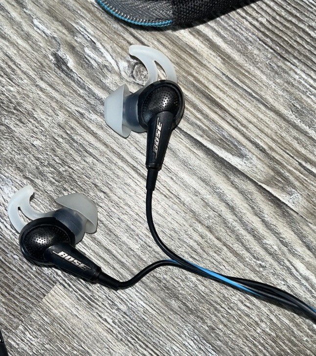 Bose QuietComfort 20s Headphones- Because Silence is Golden Work Great
