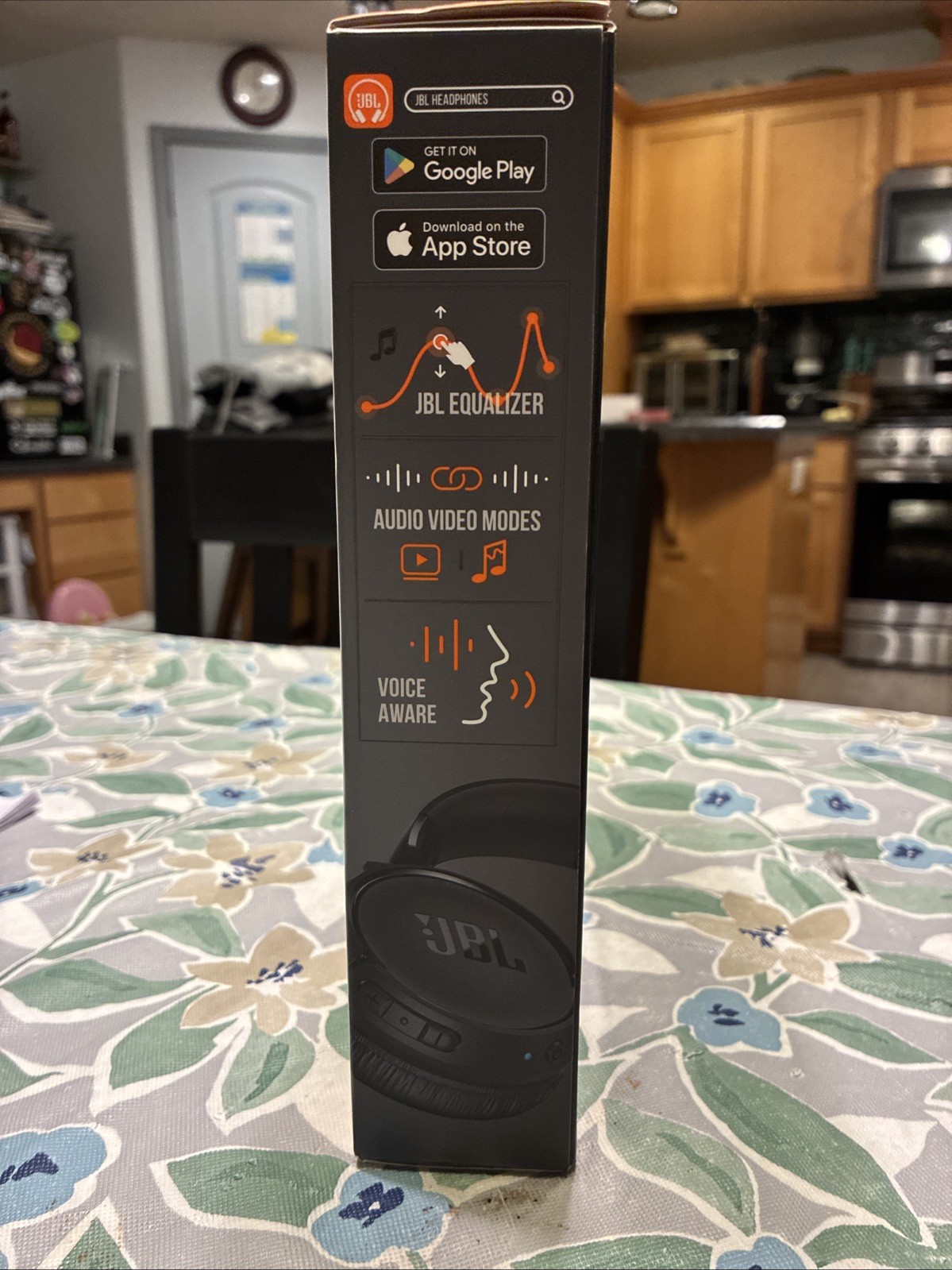 JBL Tune 520BT Foldable Wireless Bluetooth Headphones Black, BRAND NEW SEALED