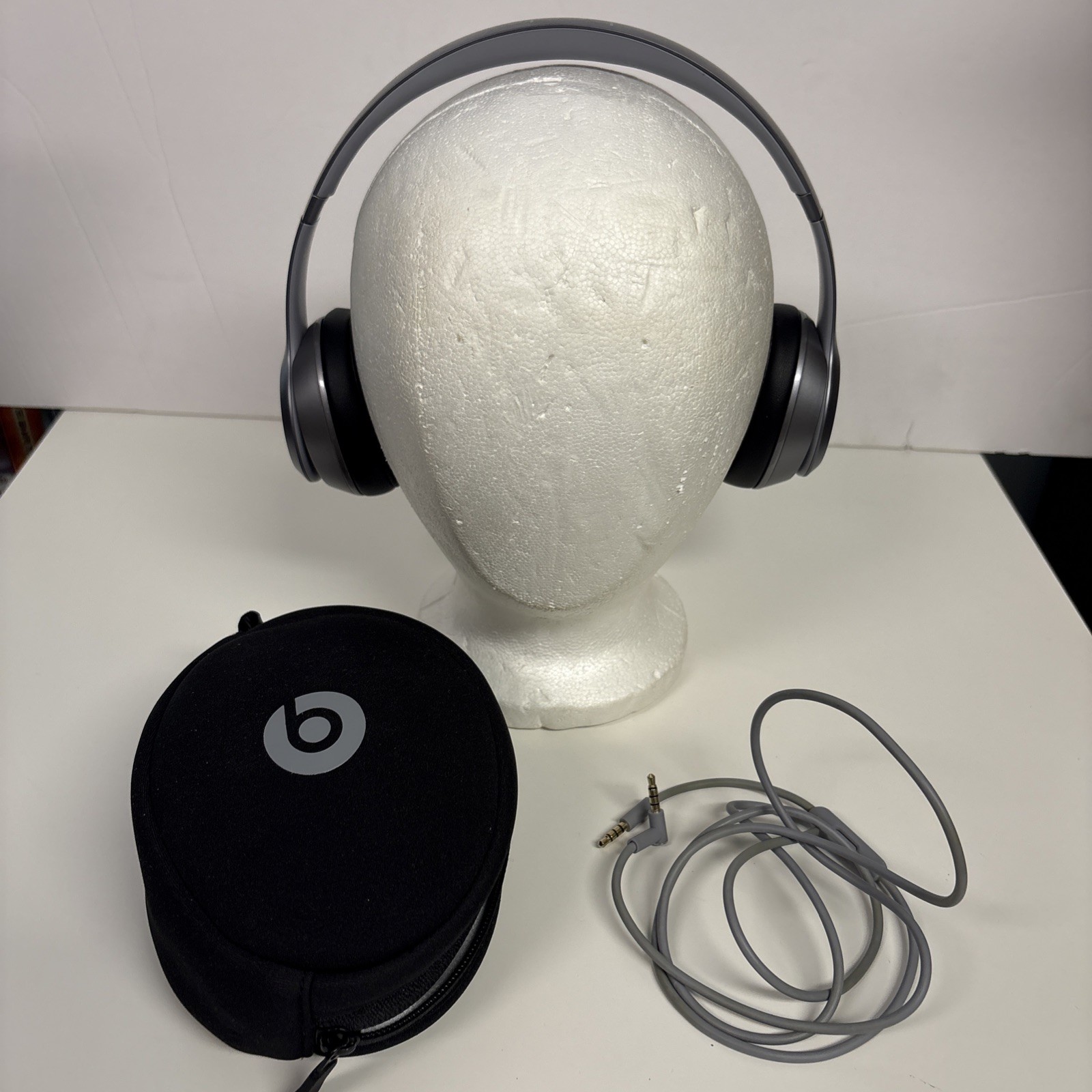 Beats by Dr. Dre Solo 2 Wired On-Ear Headphones Black/Gray B0518