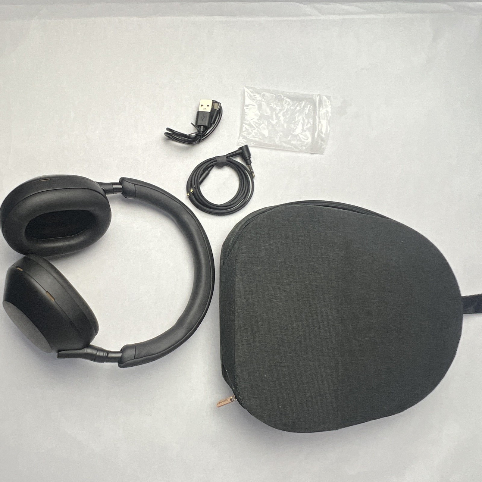 Sony WH-1000XM5 Black Over-Ear Bluetooth Headphones w/ Carrying Case