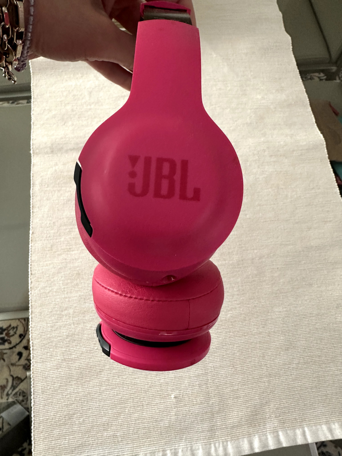 JBL Wireless Over-Ear Headphones – Fuchsia