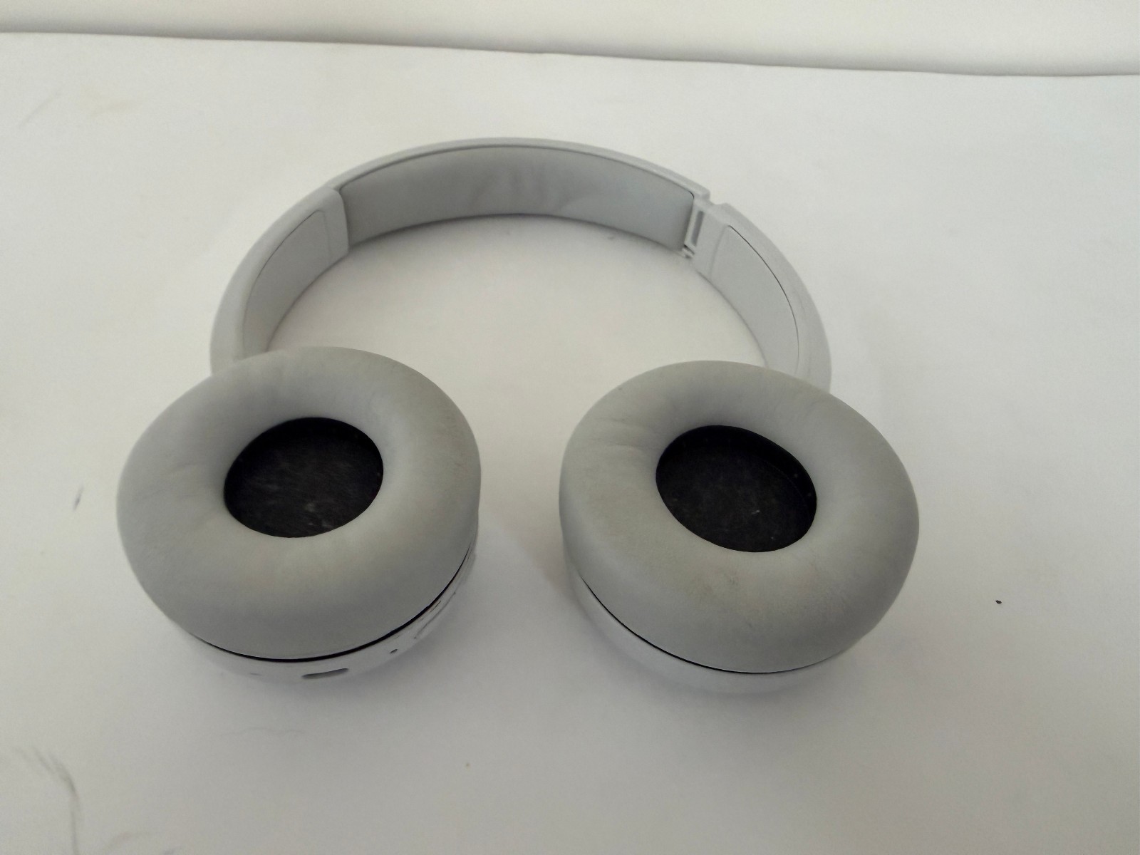 Sony Wireless Over the Ear Headphones YY2958 WH-CH520, White, Tested…