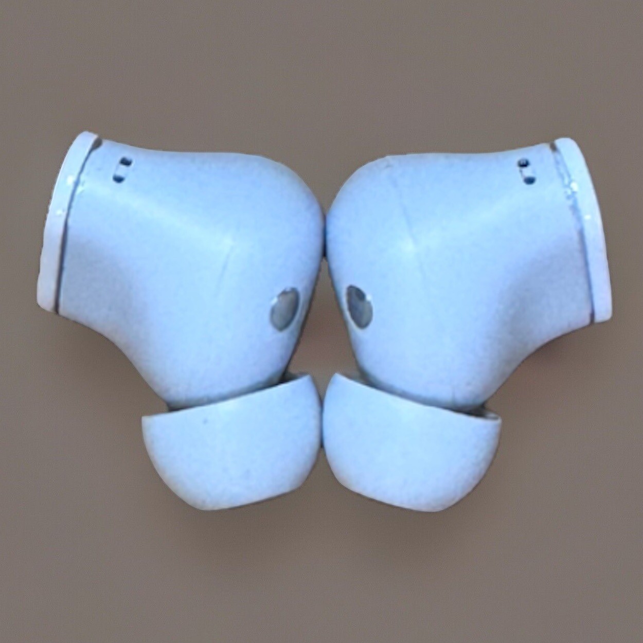 Beats by Dr. Dre Studio Buds – White – Apple