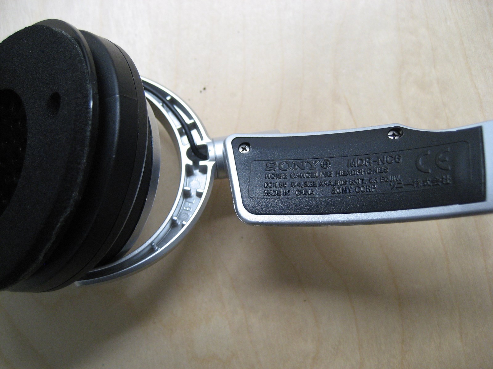 Sony MDR-NC6 Noise Canceling Headphones