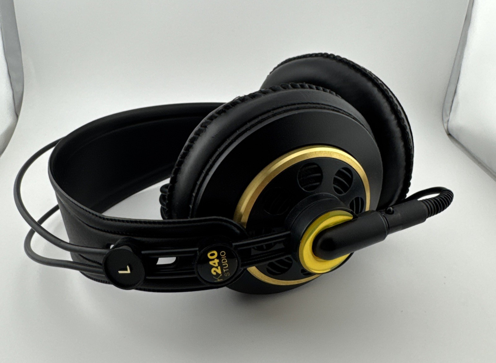 AKG K240 Studio Monitoring Headphones Semi Open Back TESTED WORKING