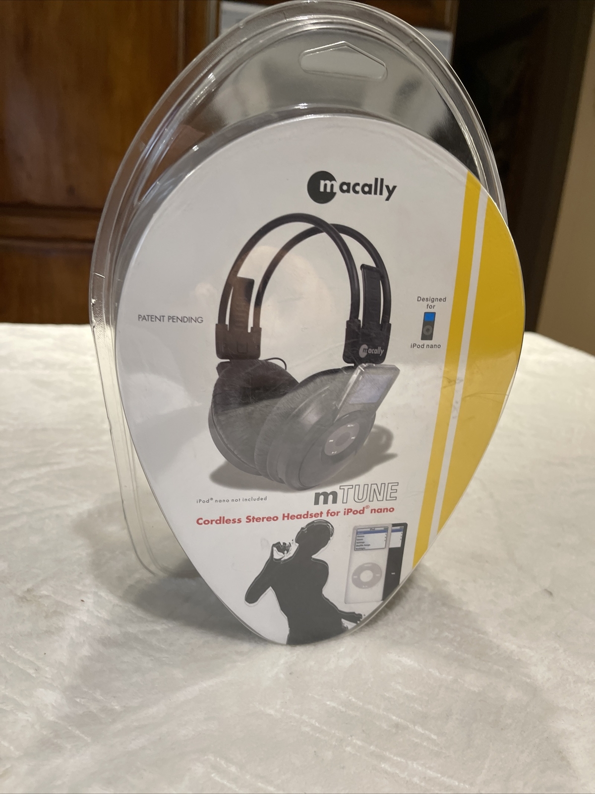 Macally mTune Headphones NEW IN SEALED PACKAGE For iPod Nano 2005