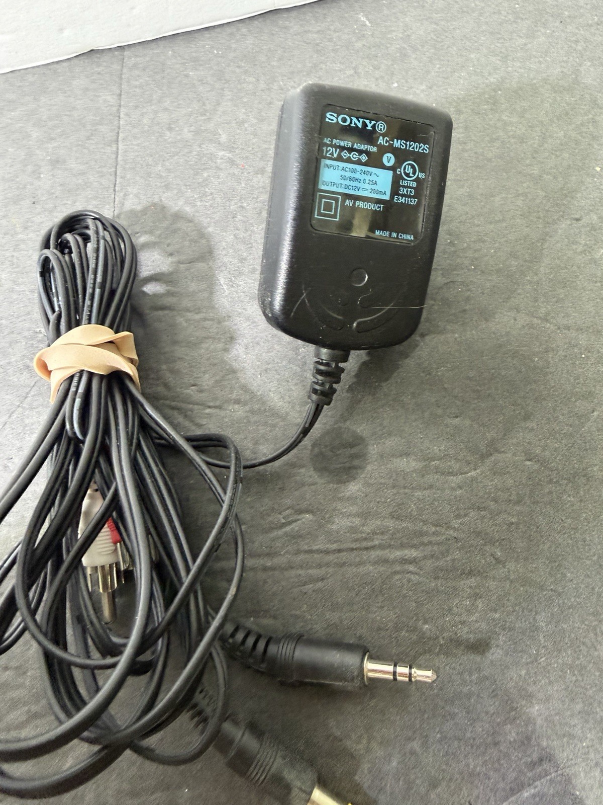Sony Wireless Headphones Transmitter Charger Base TMR-RF985R.