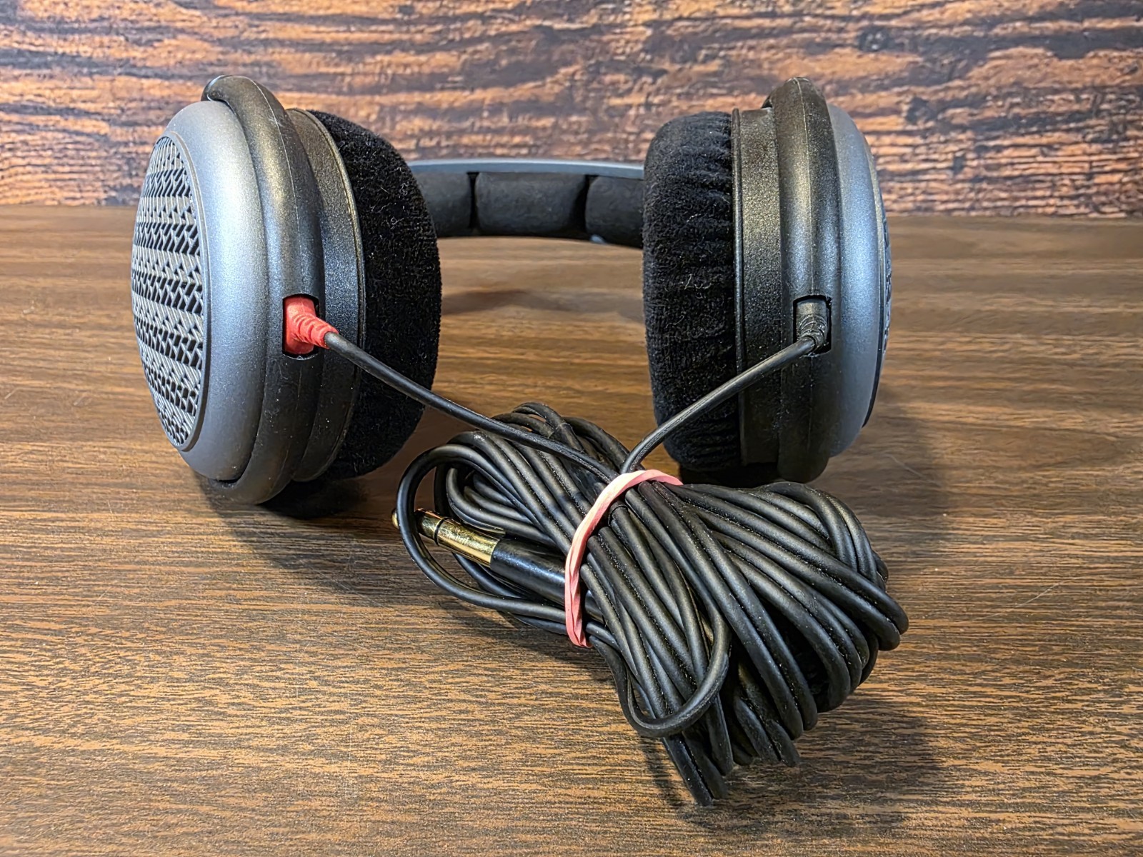 Sennheiser HD 580 Precision HiFi Open Back Wired Headphones, Adjustable Headband