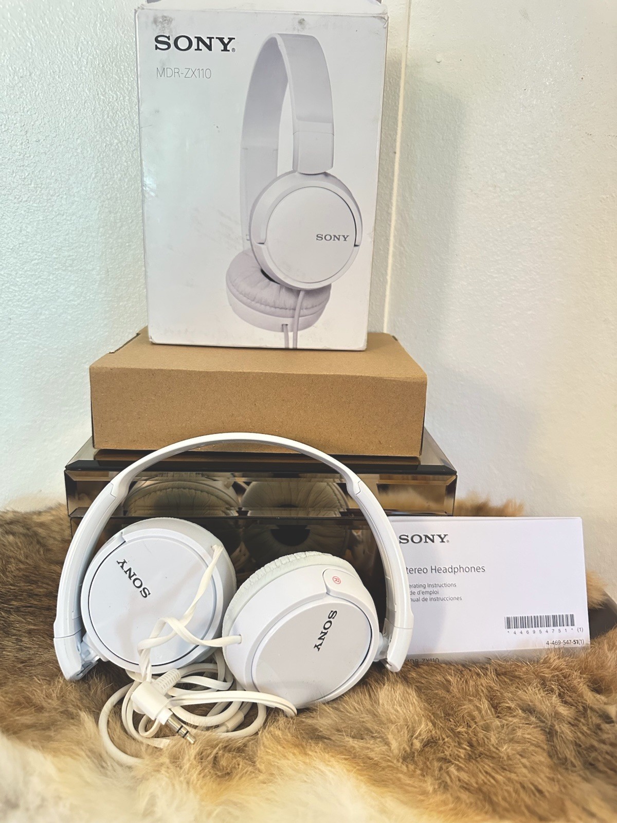 Sony MDR-ZX110 White Wired Headphones 3.5mm Jack 30mm Driver Tangle-Free