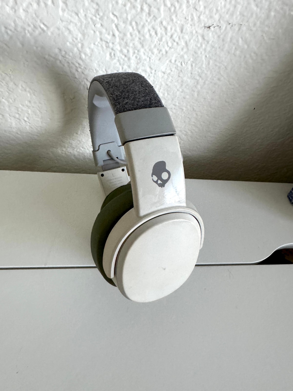 Skullcandy Crusher Wireless Bluetooth Over-Ear Headphones White/Green S6CRW Fold