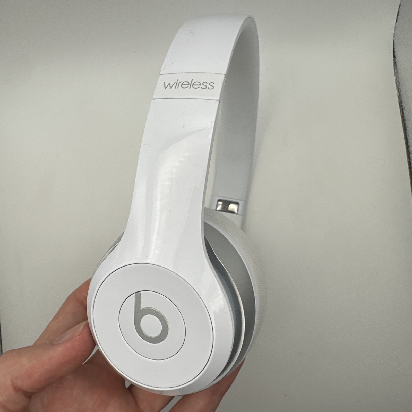 Beats by Dr. Dre Beats Solo 2 Wireless On-Ear Headphones