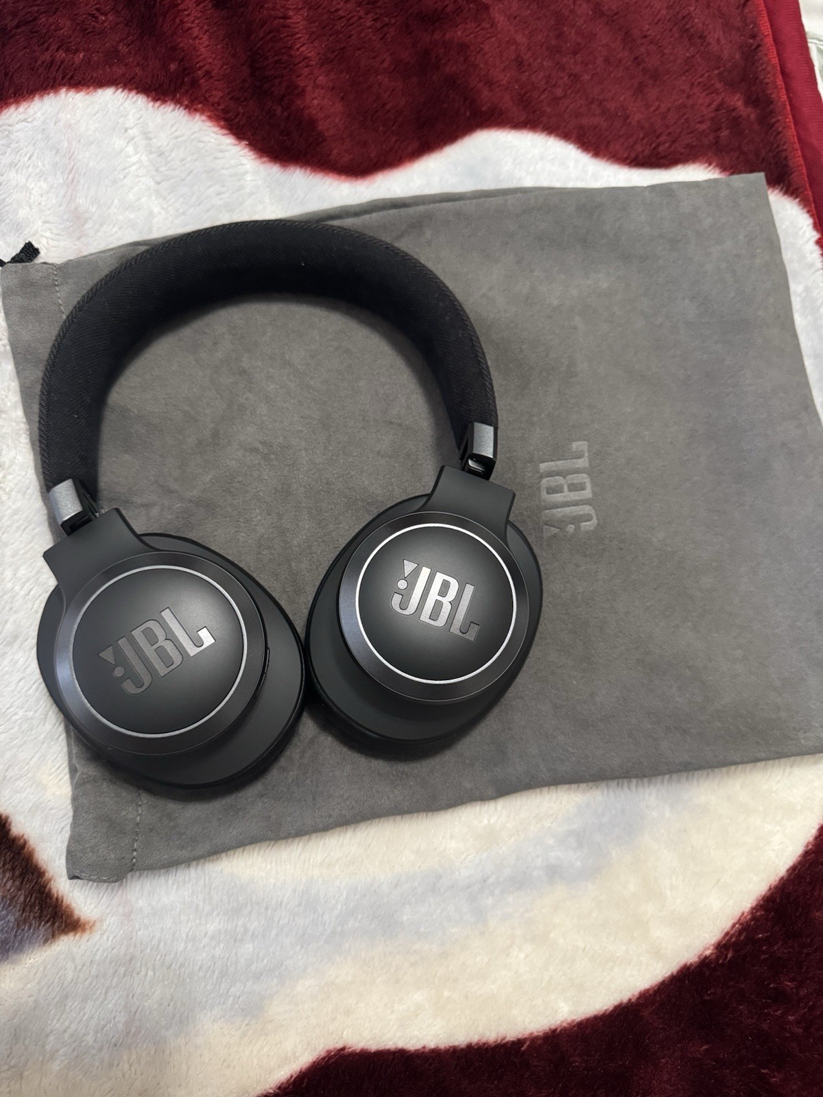JBL LIVE 770NC. Won’t them on a raffle, only used once and didn’t like them