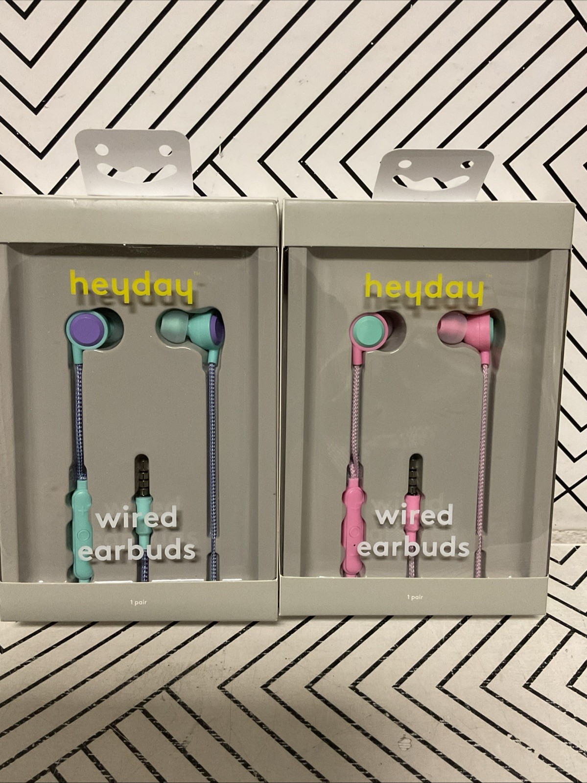 🎥 Heyday Wired Earbuds 3.5mm Plug Microphone Comfort Fit In-Ear 🆕SET 2