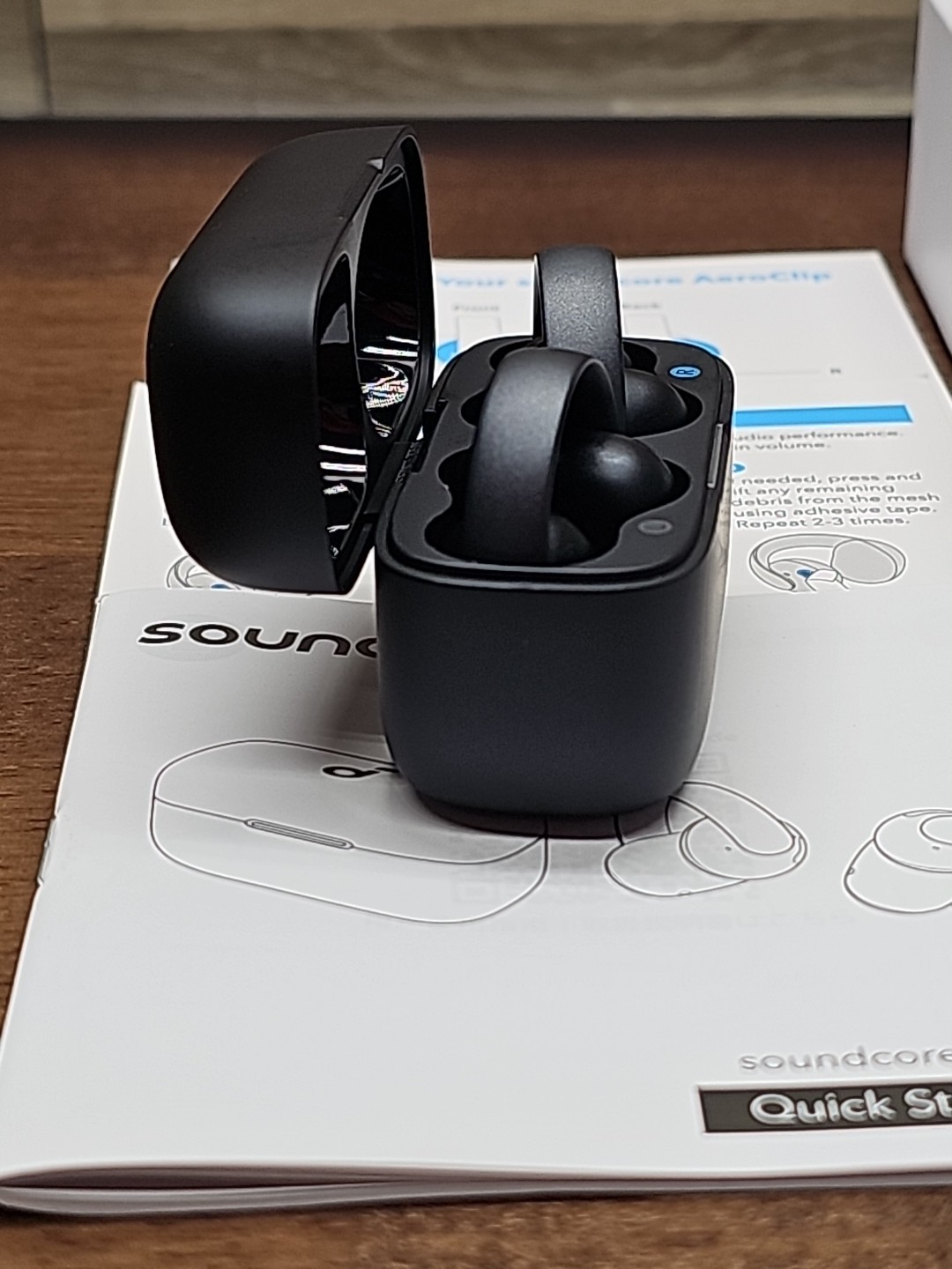 Soundcore AeroClip Open-Ear Earbuds Clip-On Headphones Adaptive Comfort 4 Mic OB