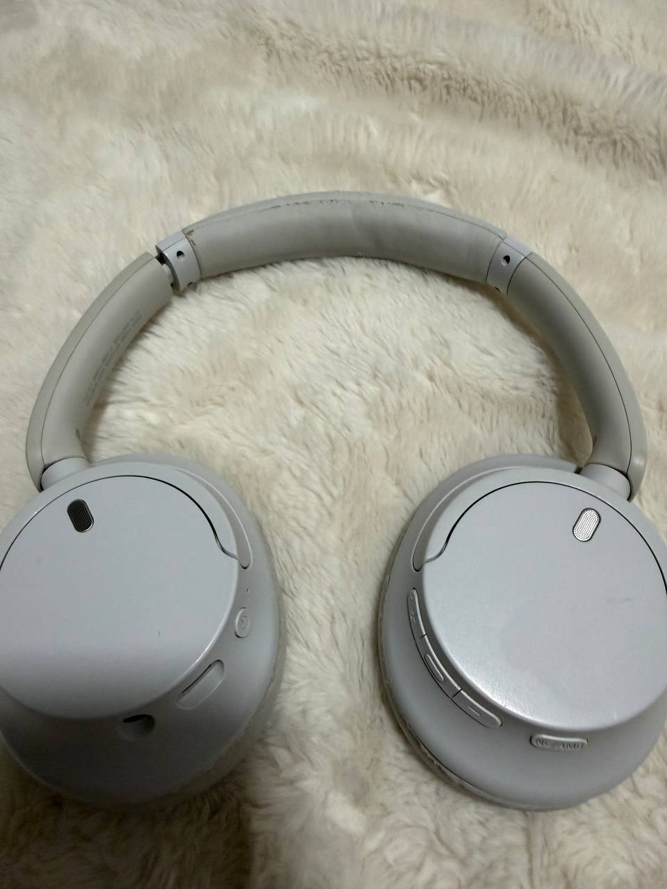 Sony WH-CH720N Wireless Over-Ear Headphones – White
