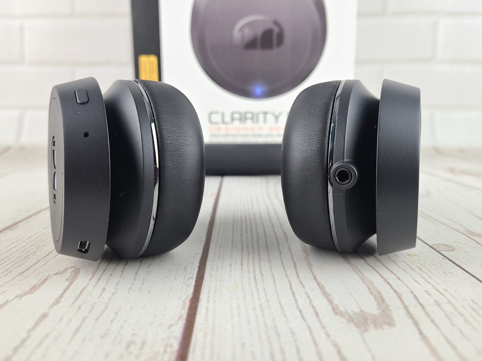 Monster Clarity BT Wireless On Ear Headphones Bluetooth or Wired Designer Series