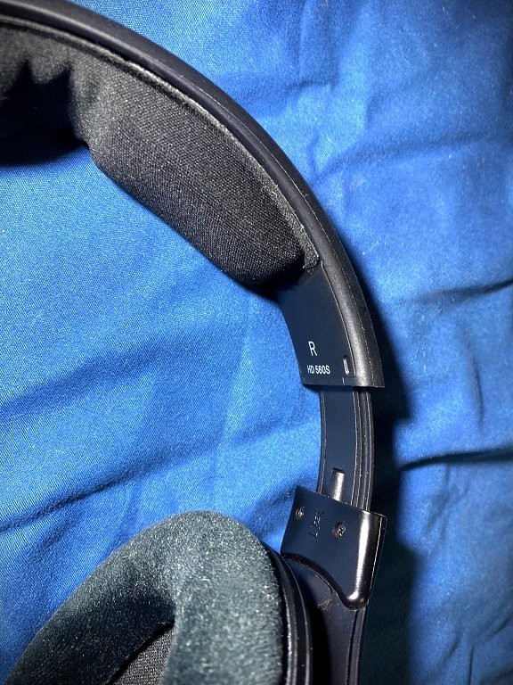 Sennheiser HD 560 S Over-The-Ear Headphones