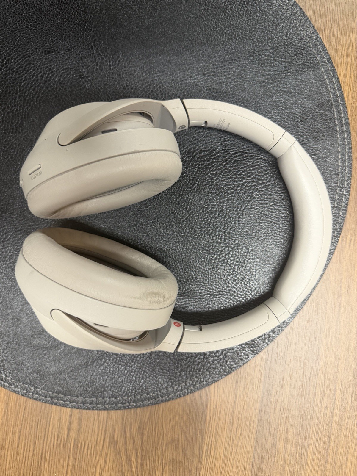 Sony WH-1000XM4 Wireless Bluetooth Noise-Canceling Headphones Silver with Case