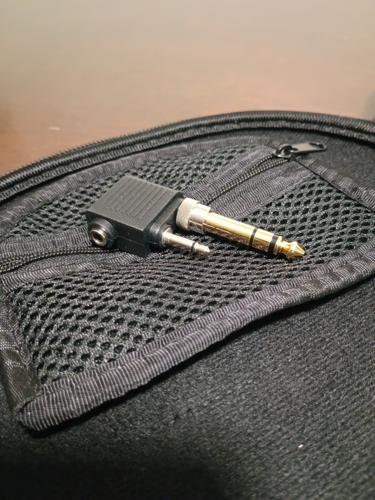 Audio-Technica ATH-ANC27 Noise-Cancelling QuietPoint Headphones