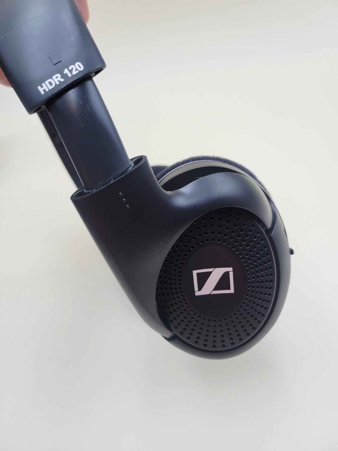 Sennheiser RS 120 Ear-Pad (On the Ear) Charging Cradle Transmitter Black