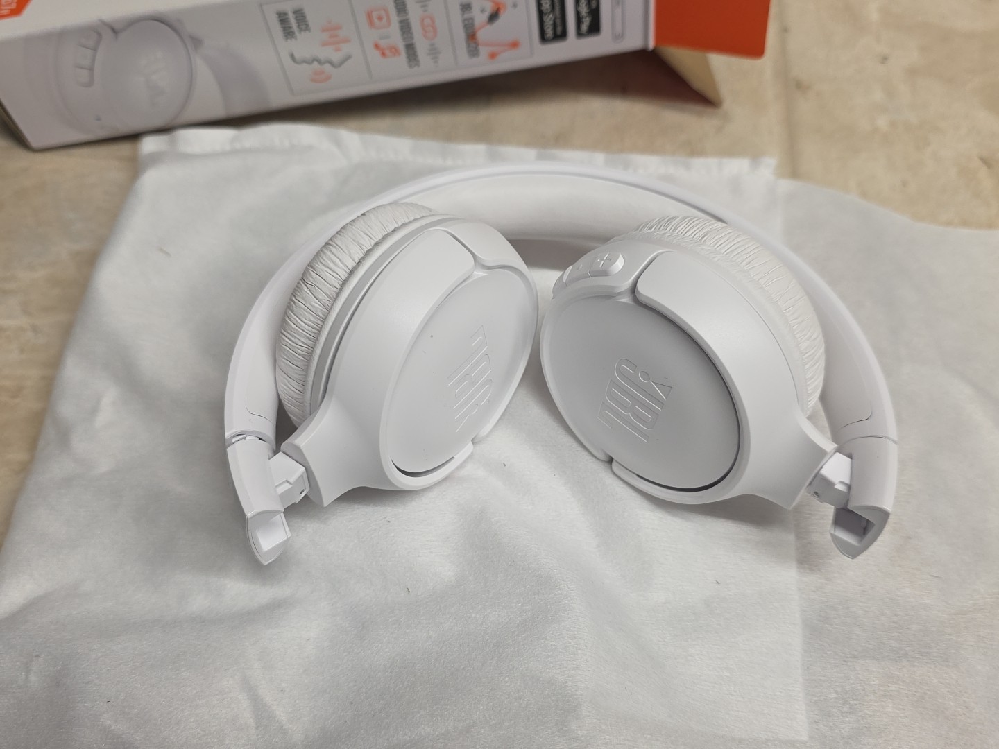 JBL Tune 520BT Wireless Bluetooth On-Ear Headphones – White Opened Box