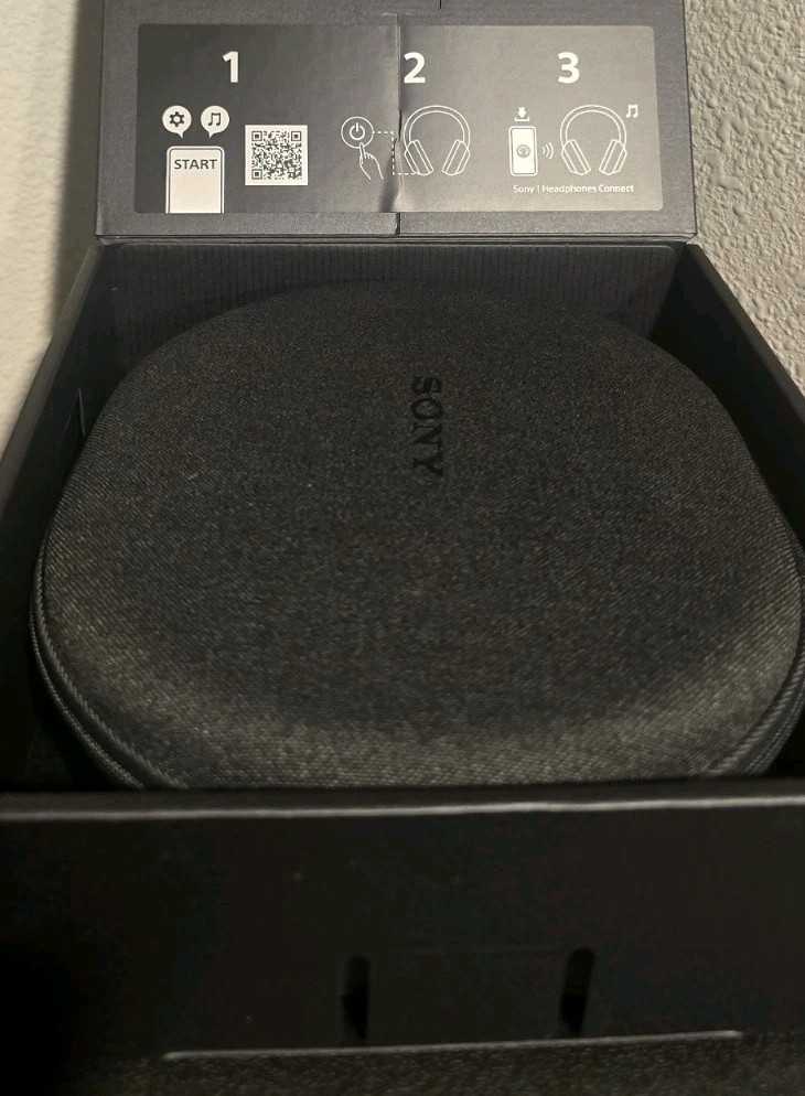 Sony ULT WEAR 900N Wireless Noise Canceling Bluetooth Headphones Black WH-ULT900