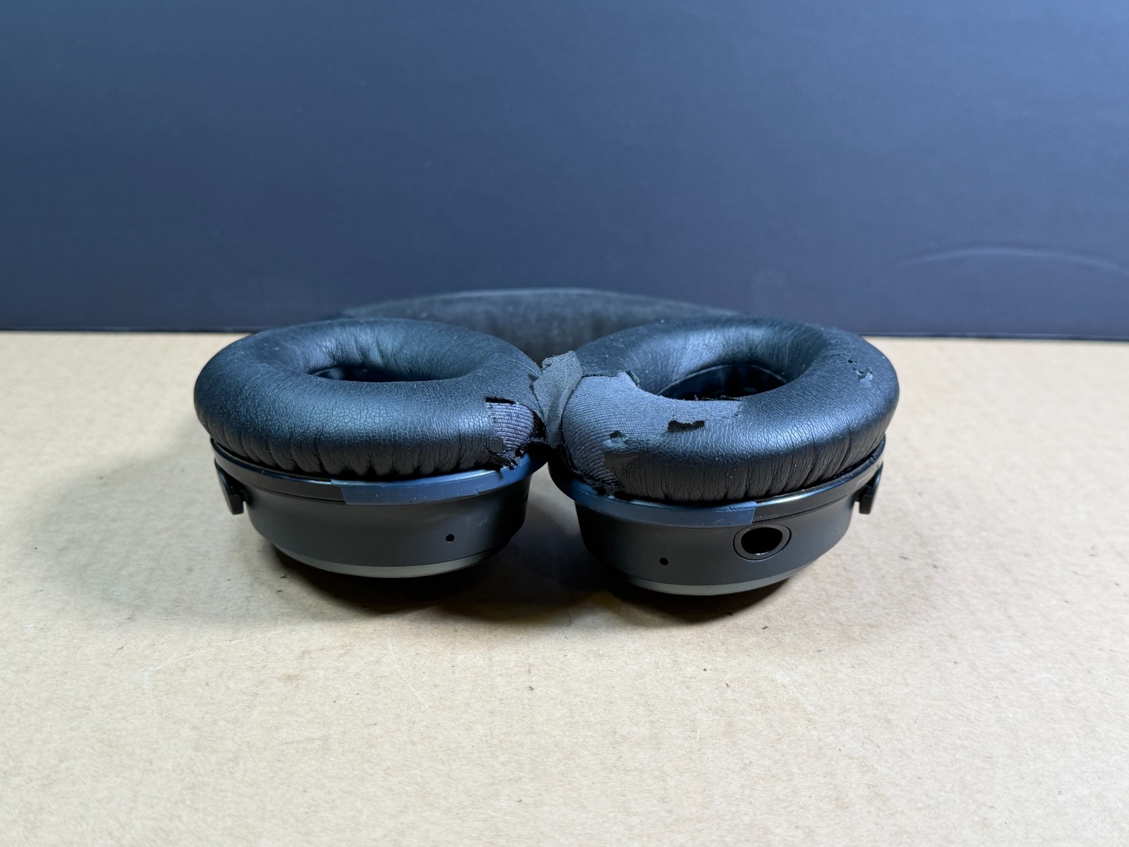Bose QuietComfort QC25 Wired Noise Cancelling Headphones Need Cushions