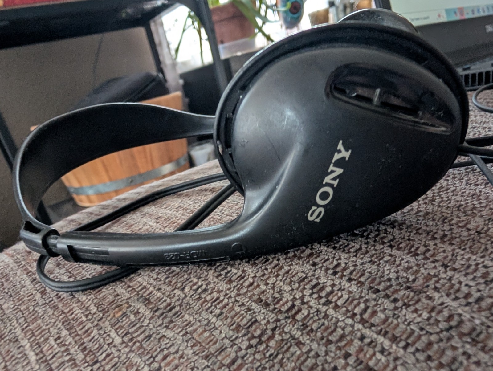 Sony MDR-023 Headphones Vintage Adjustable Wired Black – No Earpads – Tested