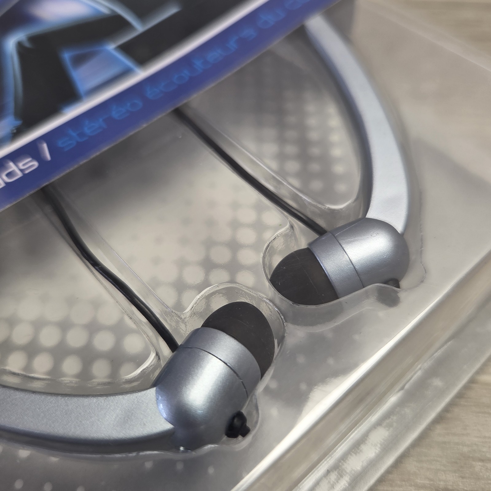 Vintage Maxell Stereo Headbuds HB-202 Neckband Earphones Sealed New NOS