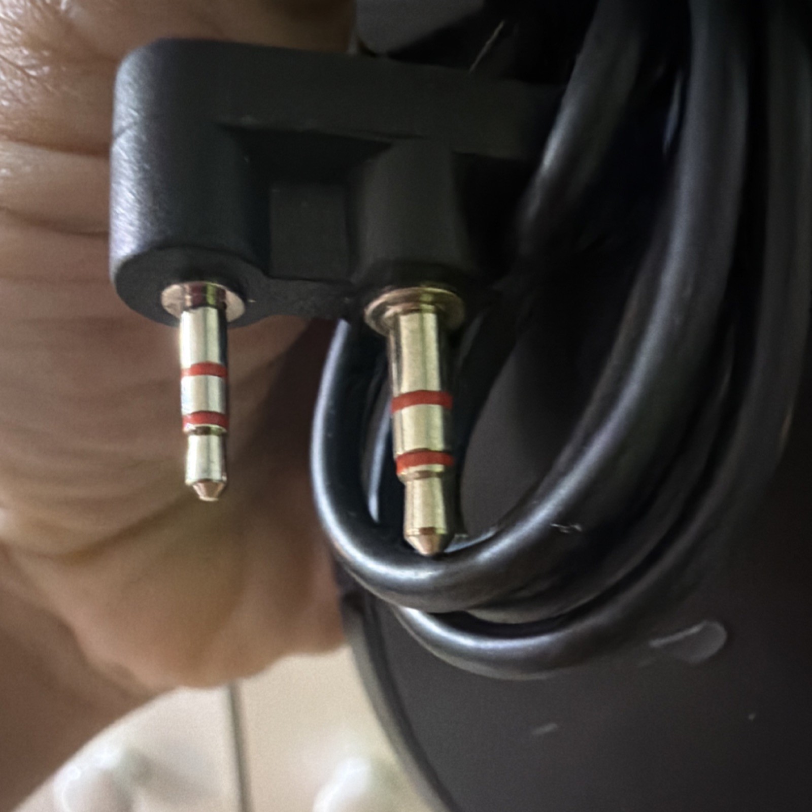 Black Wired Over-Ear Headphones 3.5mm Jack 40mm 32Ω 3ft Adjustable Band