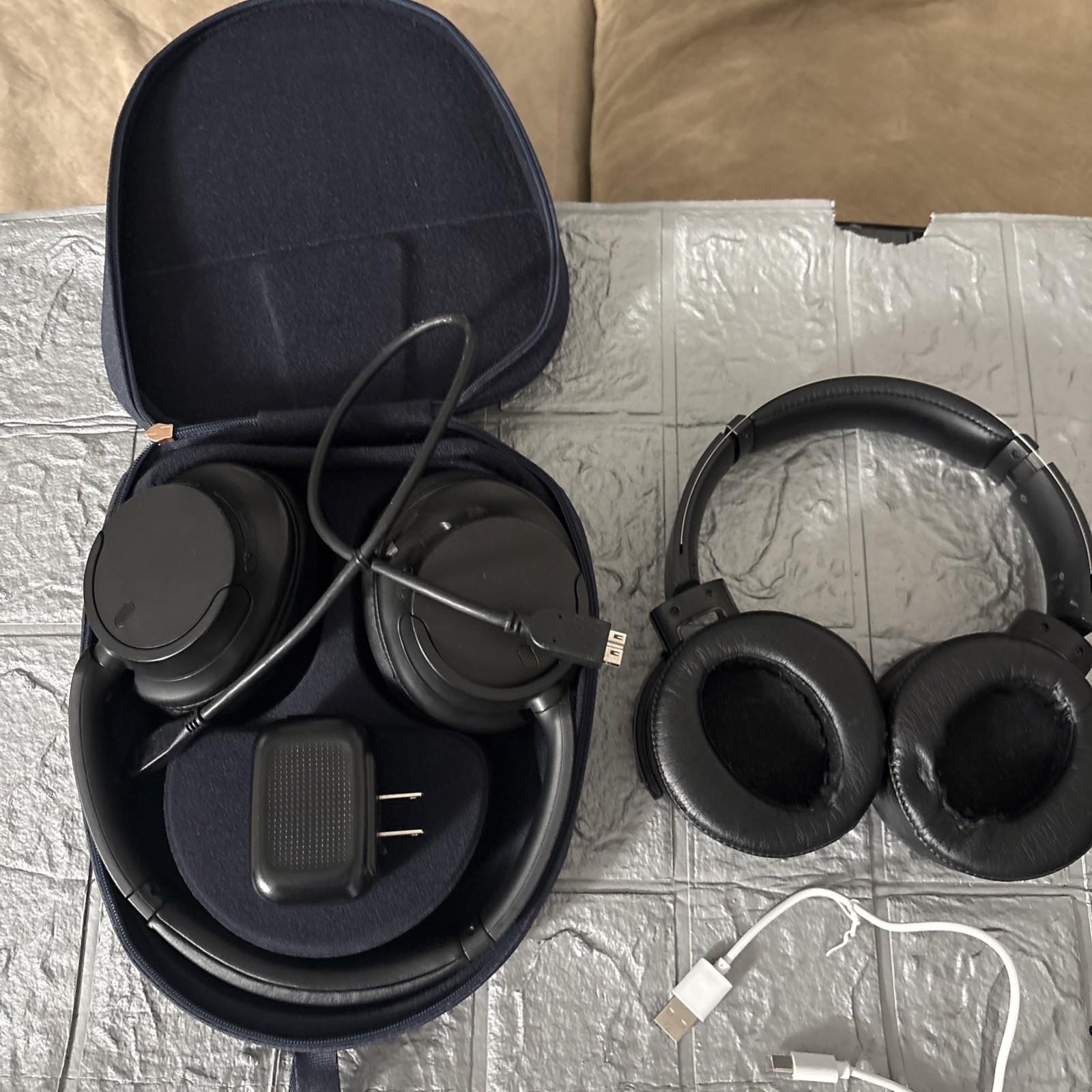 Sony WH-CH720N & Sony XB950B1 Extra BassHeadphones Black. Tested & Work /Read